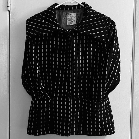 Tulle short jacket. - Picture 2 of 10